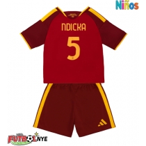 Camiseta AS Roma Evan Ndicka #5 Primera Equipación para niños 2026-27 manga corta (+ pantalones cortos)